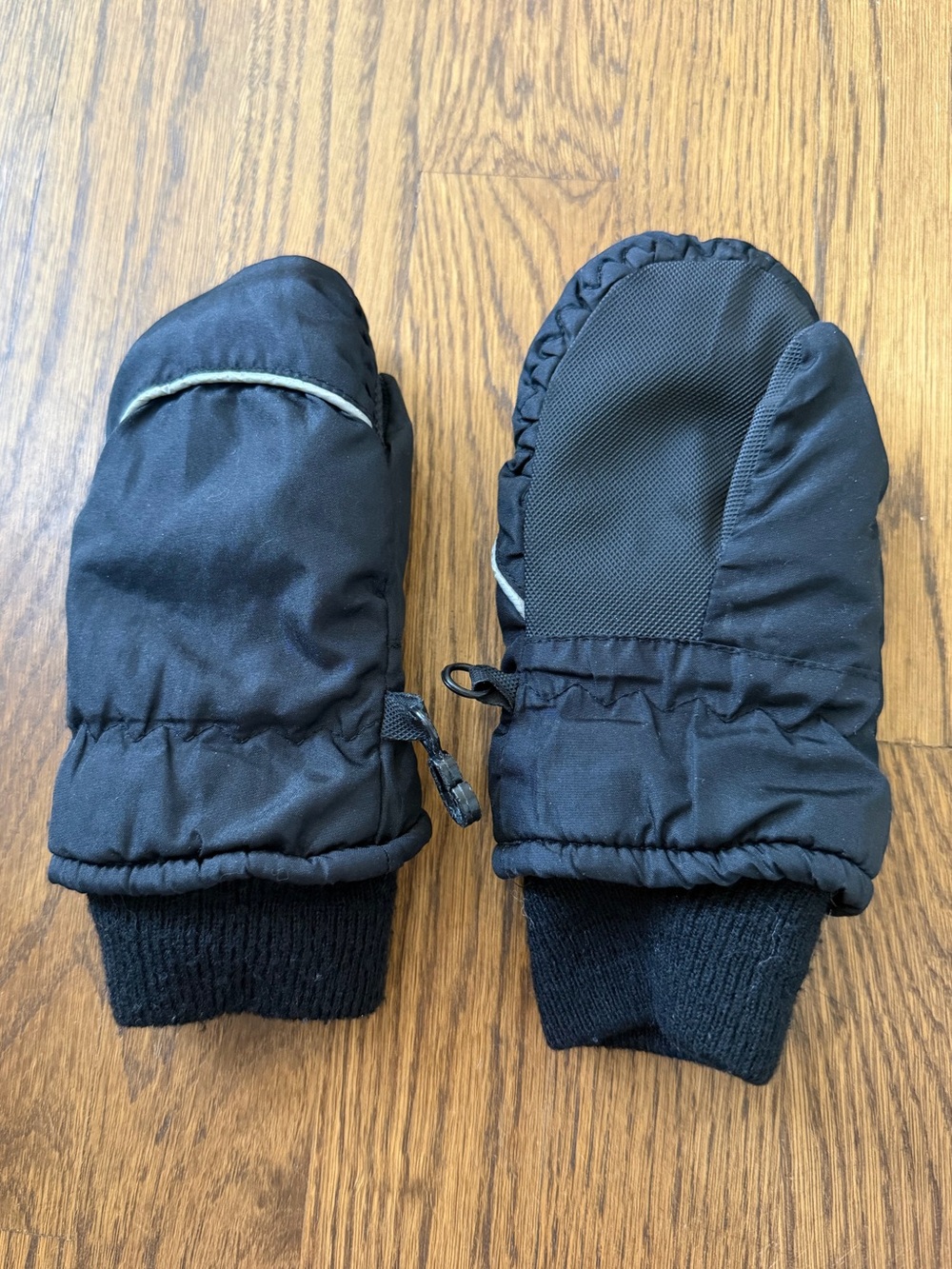 3M Thinsulate Black Kids Winter Mittens